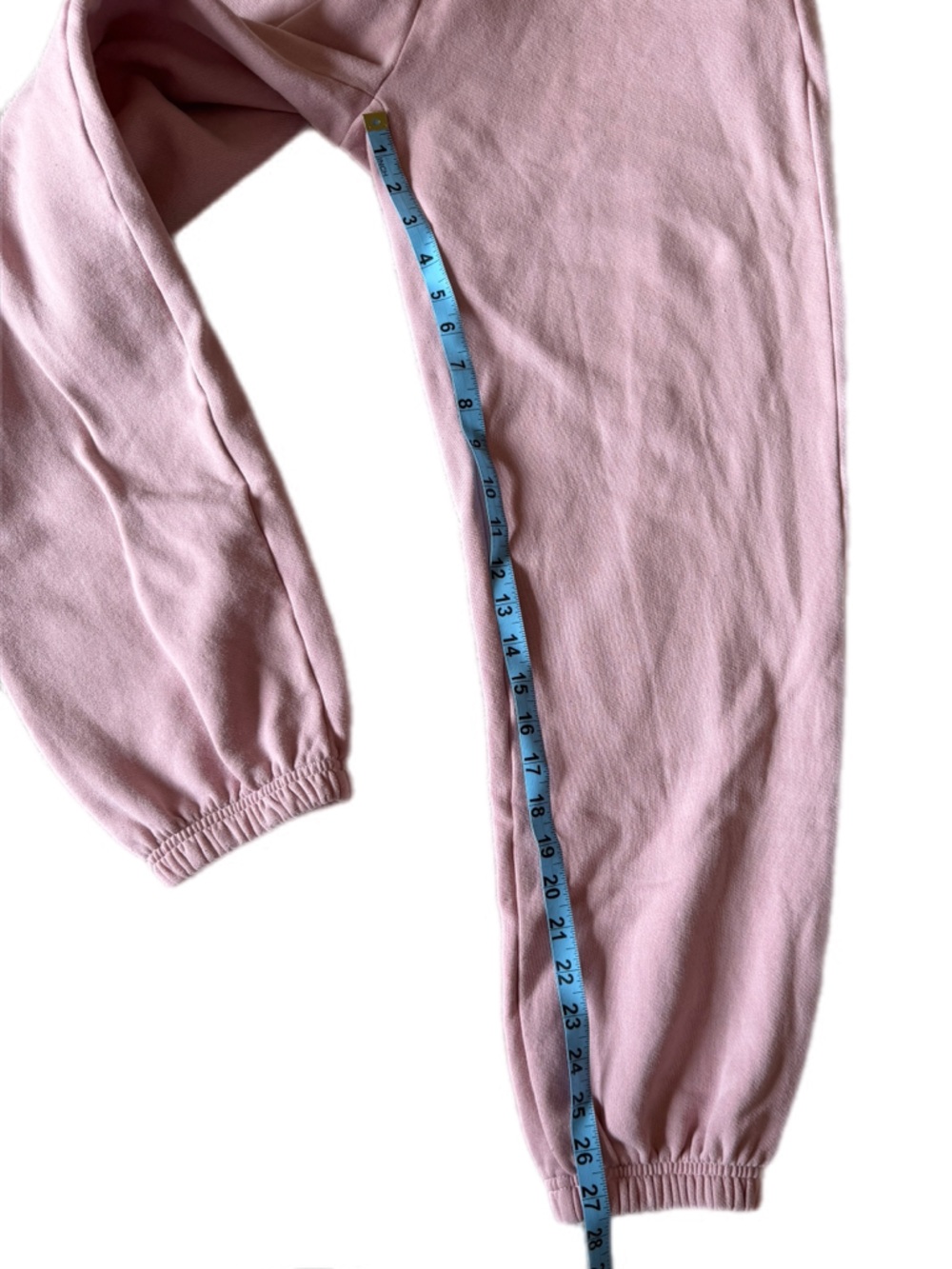 Alo Yoga Accolade Sweatpants Pink - Picture 8 of 13
